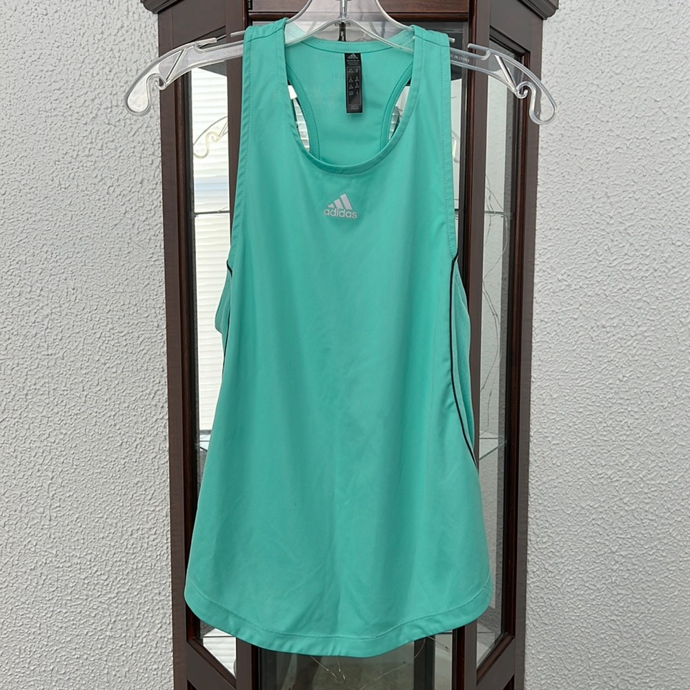 Adidas Primeblue running top in EUC.